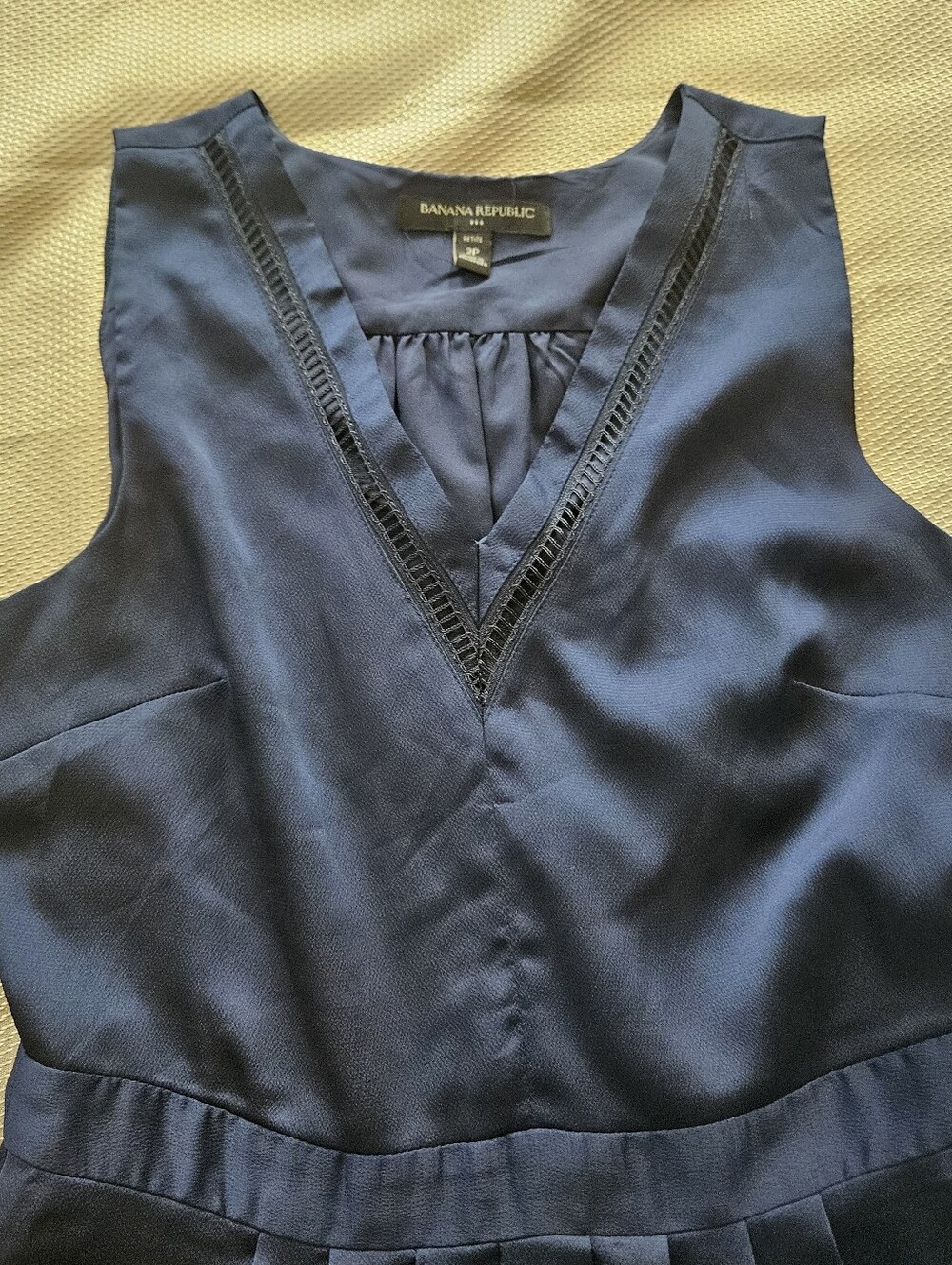 Banana Republic Navy Maritime Blue V-Neck Pleated Fit & Flare Dress 2P Classic